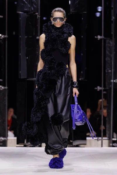Look 28